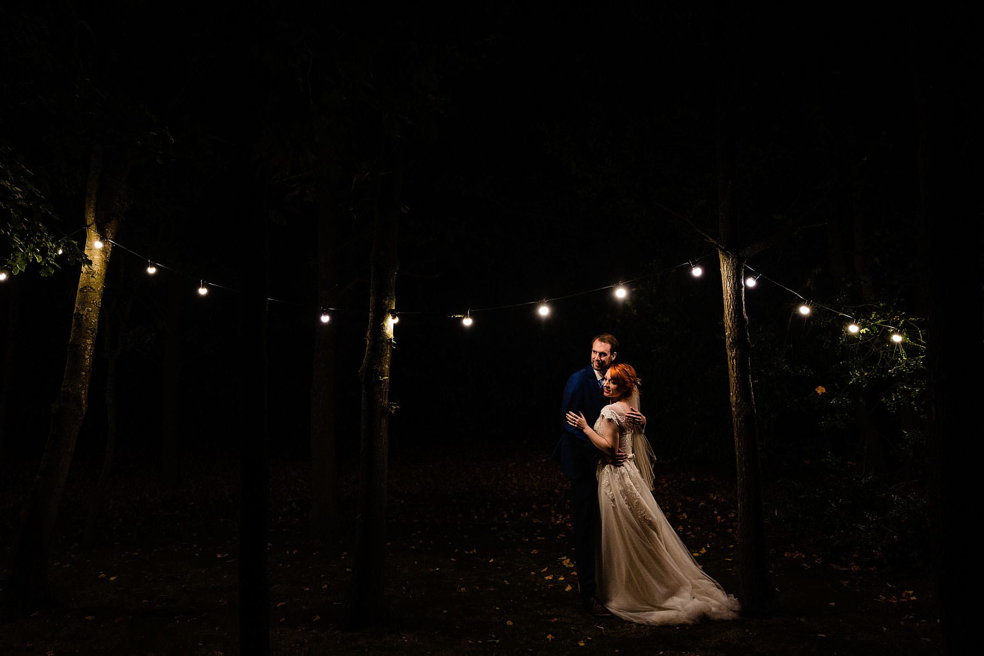 Shustoke Barn in Warwickshire wedding photography by emma and rich.