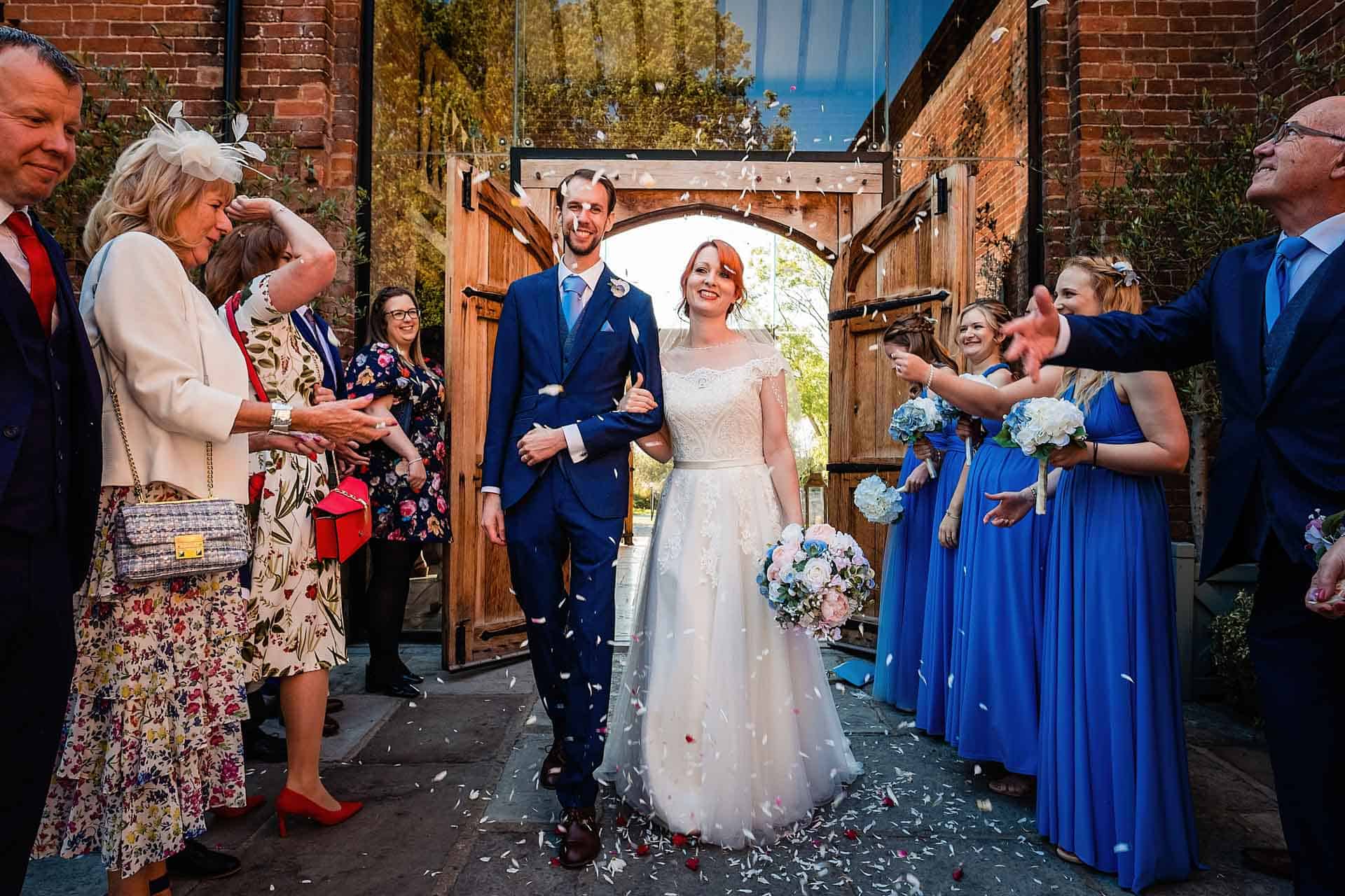 Shustoke Barn in Warwickshire wedding photography by emma and rich.